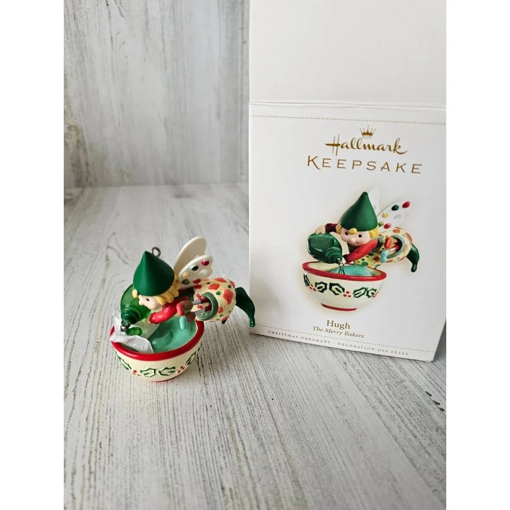 Hallmark Hugh Merry bakers mixing baking ornament‎ new Xmas tree